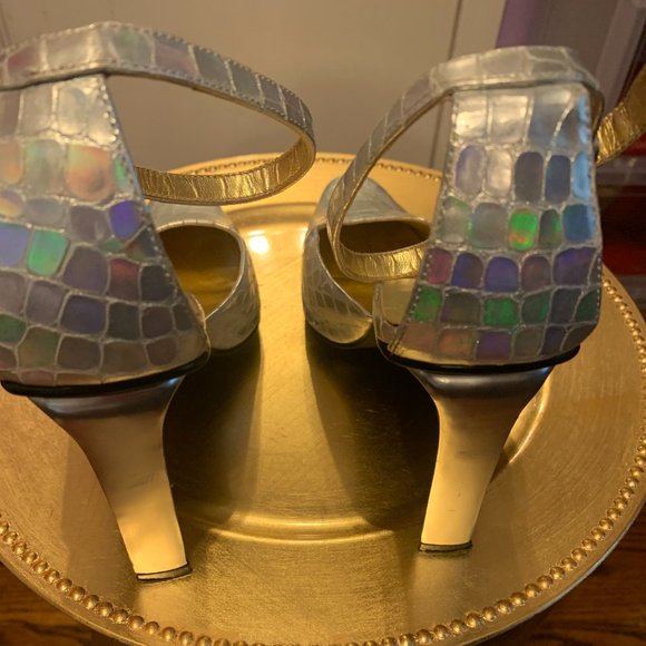 Linea Roma Silver Embossed (Snake) Leather Heels - Picture 2 of 9